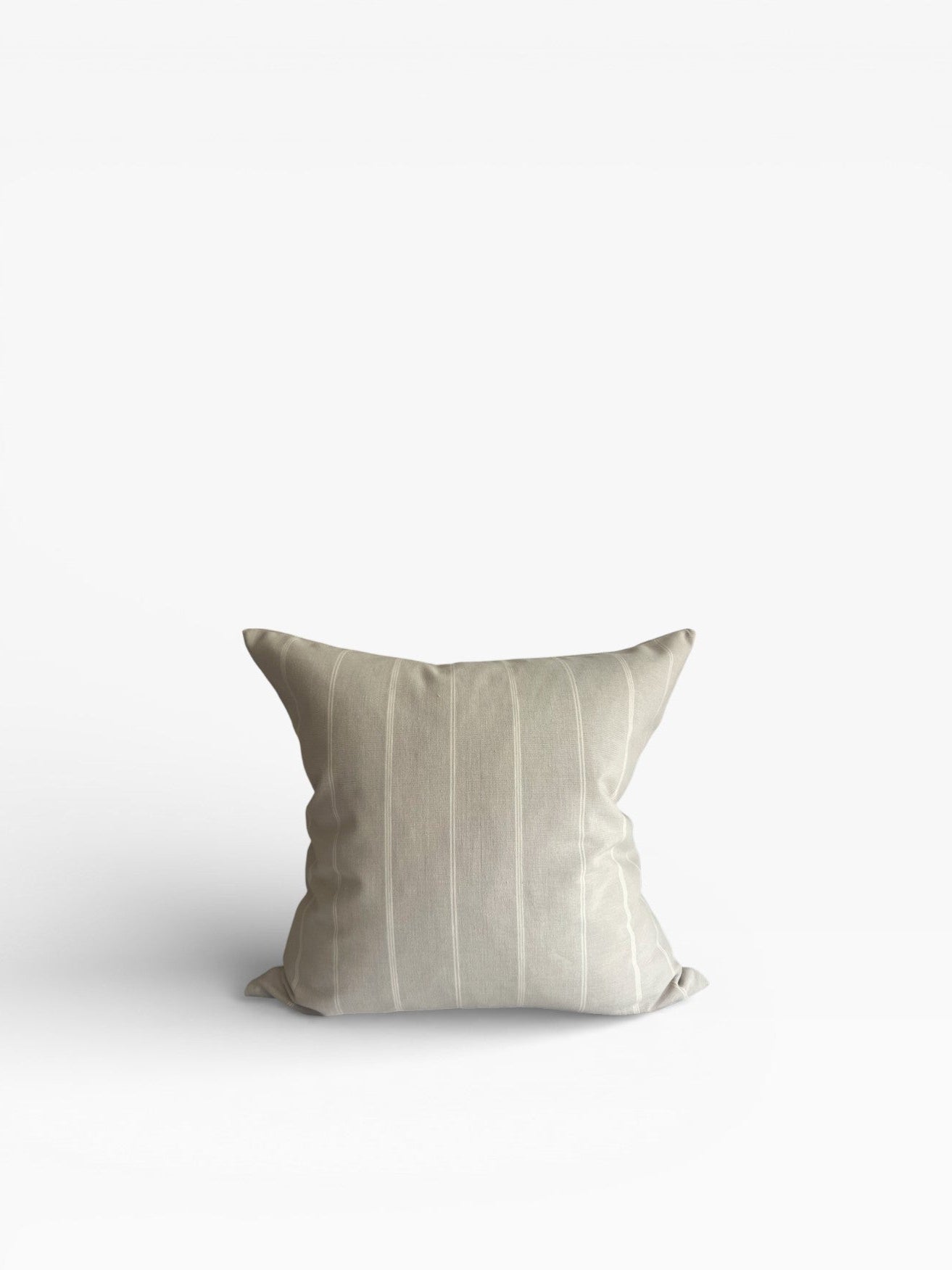 Aseela (أصيلة) Pillow Cover
