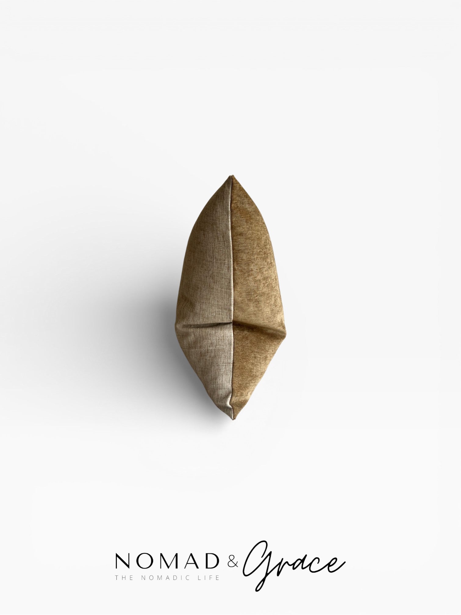 Dāfiʾa (دافئة) Pillow Cover-zoom-2