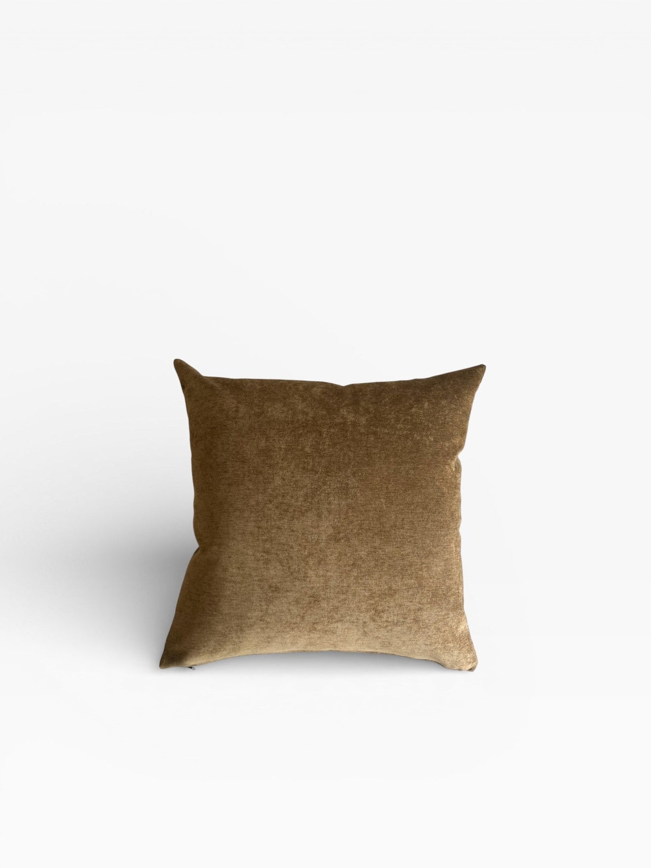 Dāfiʾa (دافئة) Pillow Cover