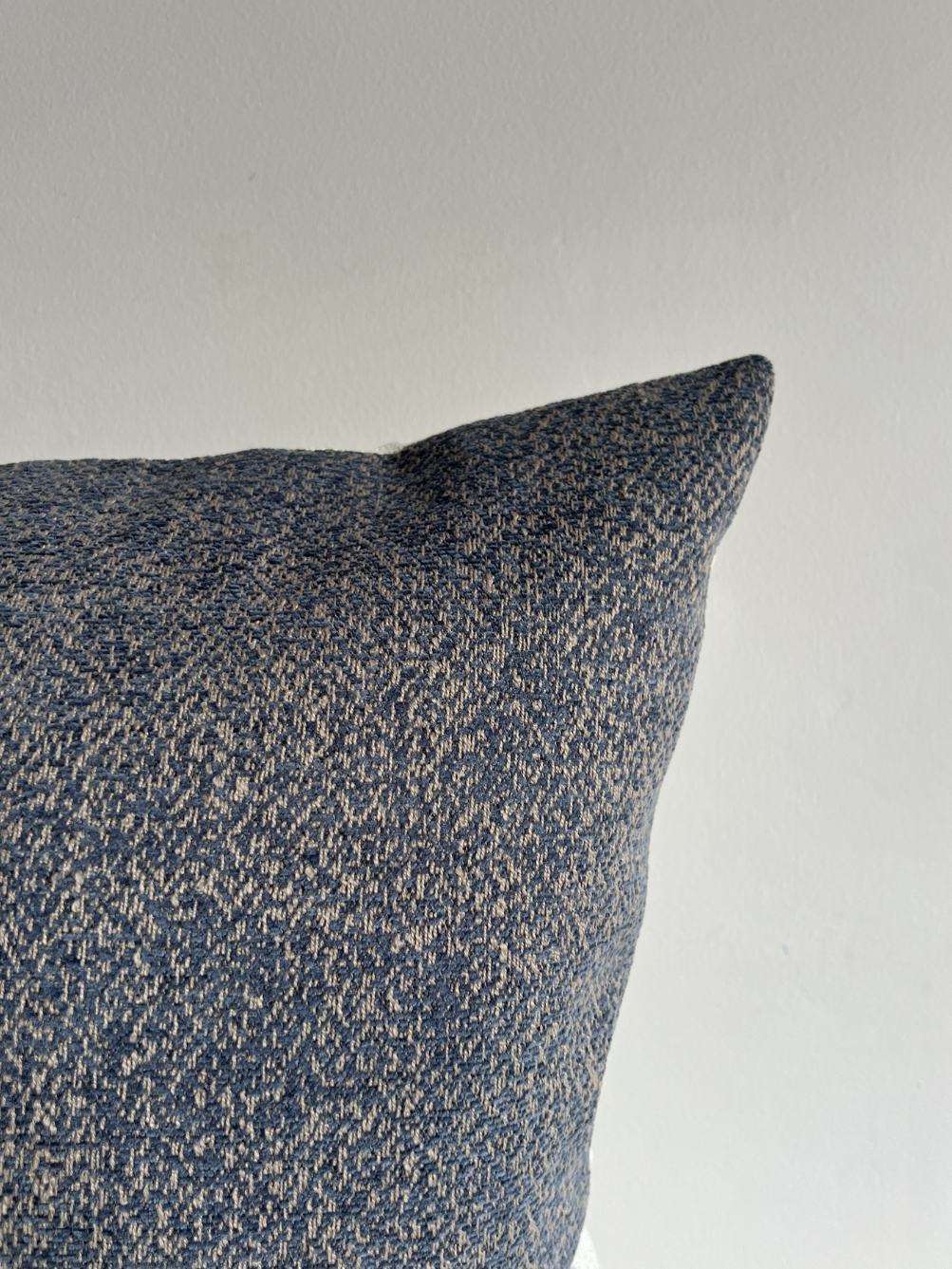 Difʾ (دفء) Cushion Cover